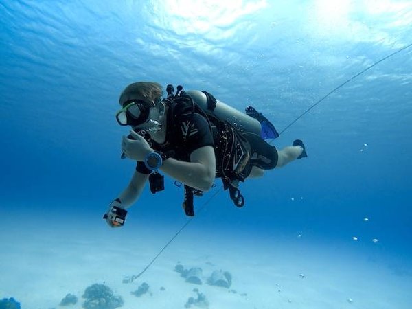 Quelles formations ont fait les professionnels de la plongée pour vous accompagner dans un bapteme de plongée sous-marine ?